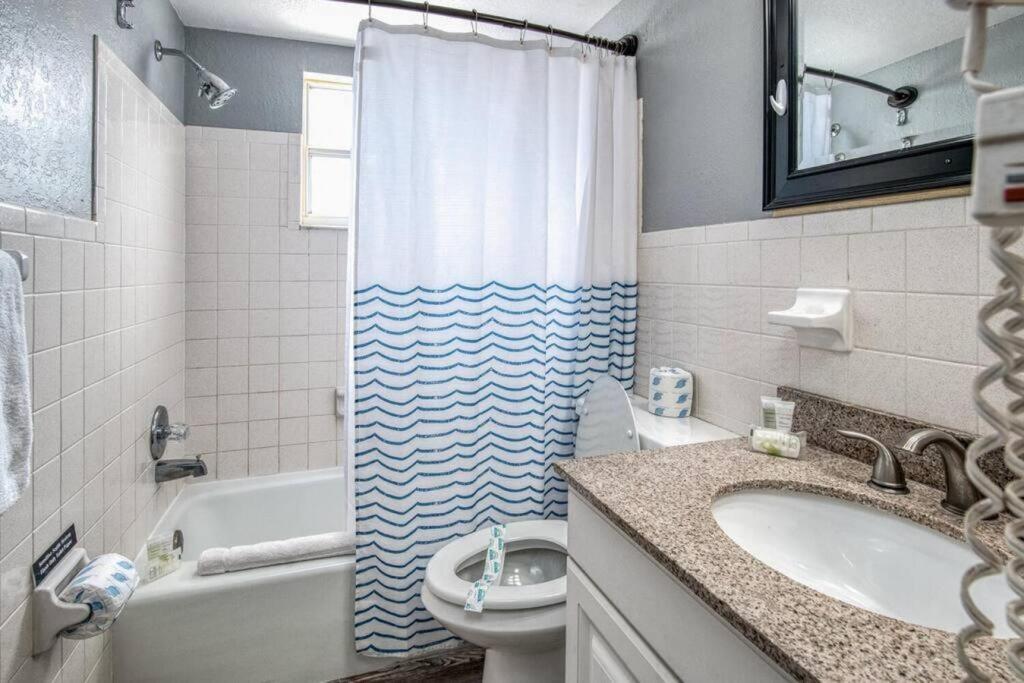 סיינט פיט ביץ' Sunset Beach Suites At Madeira Beach! Pet Friendly With Summer Breezes! - Suite 6 מראה חיצוני תמונה
